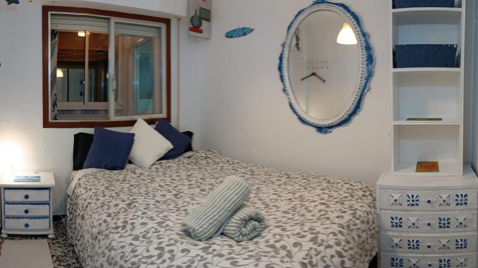 Blue Double Private Room At Front Beach - Habitacion Doble En La Playa Valencia Exterior photo
